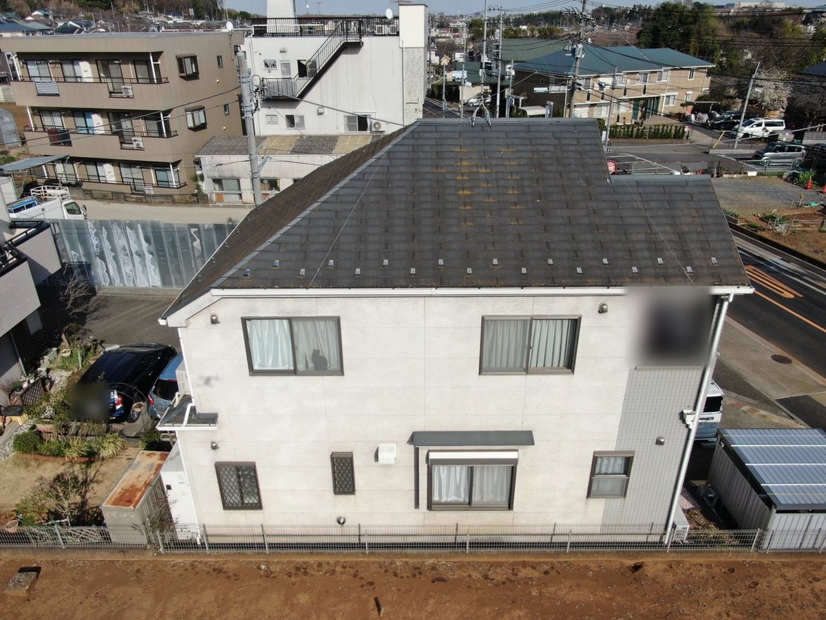 施工前の裏側（ドローンで上から撮影）とスレート屋根