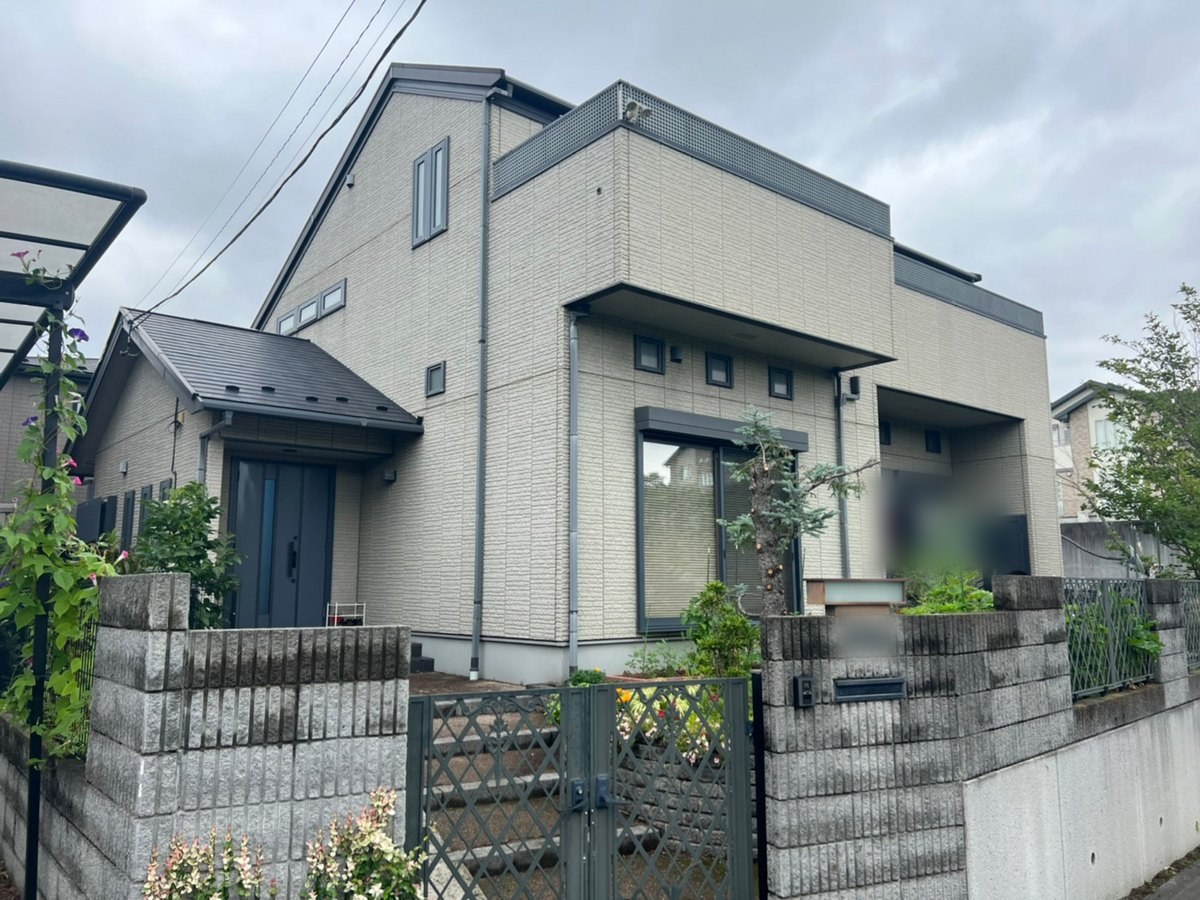 施工前の外観(玄関の側)