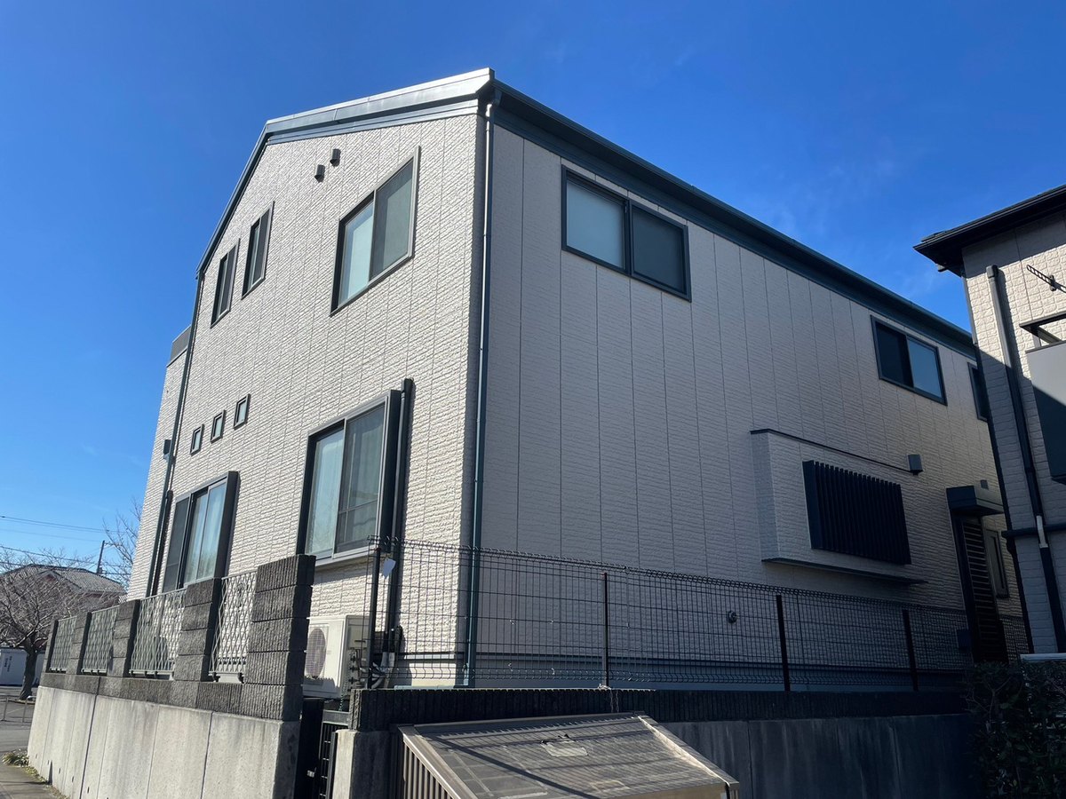 施工後の外観(妻側の角から)