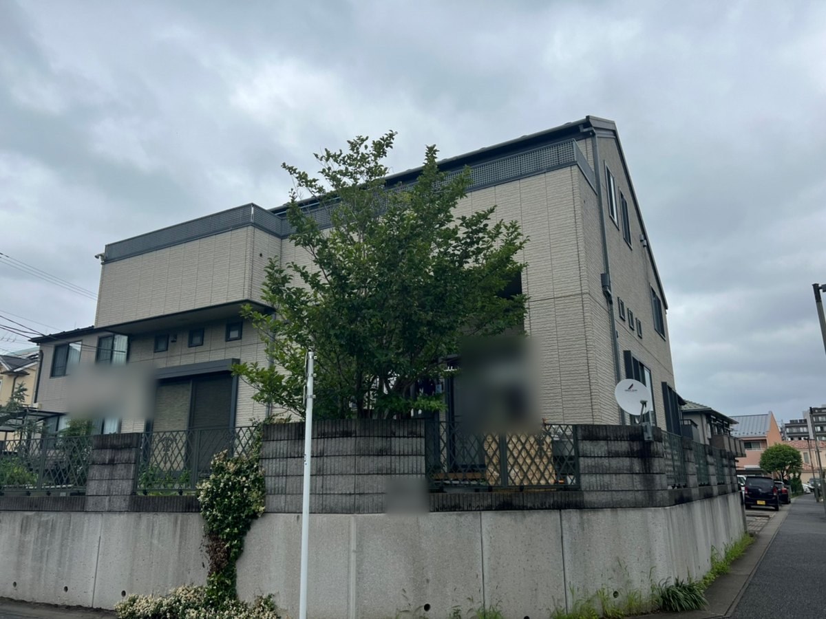 施工前の外観(バルコニーの側の角から)