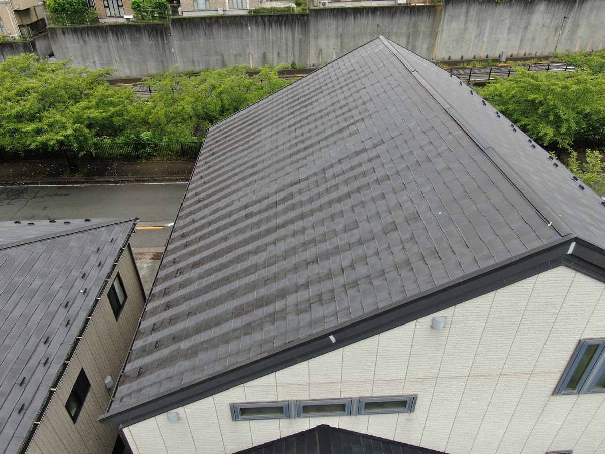 現地調査のときに撮影したスレート屋根(施工前・ドローン)