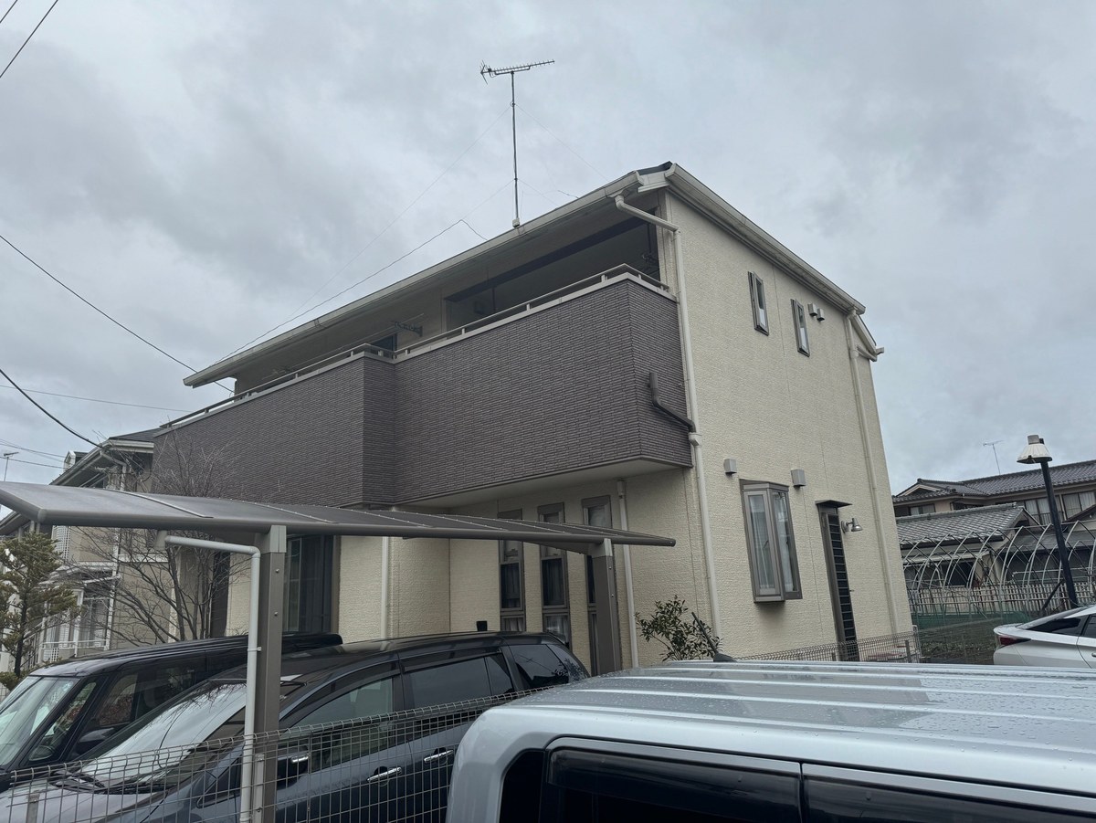 施工前の外観(カーポート側)