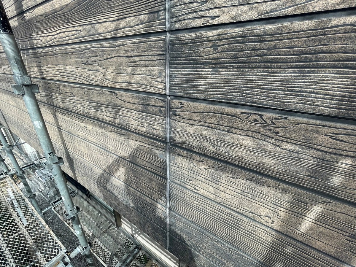 シーリング / 木目調の板の目地 / 施工前