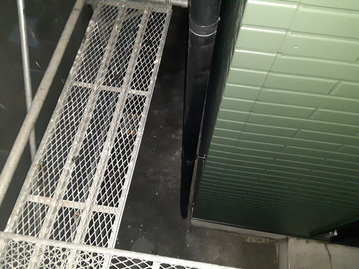 雨樋の全交換 / 縦樋の取付完了