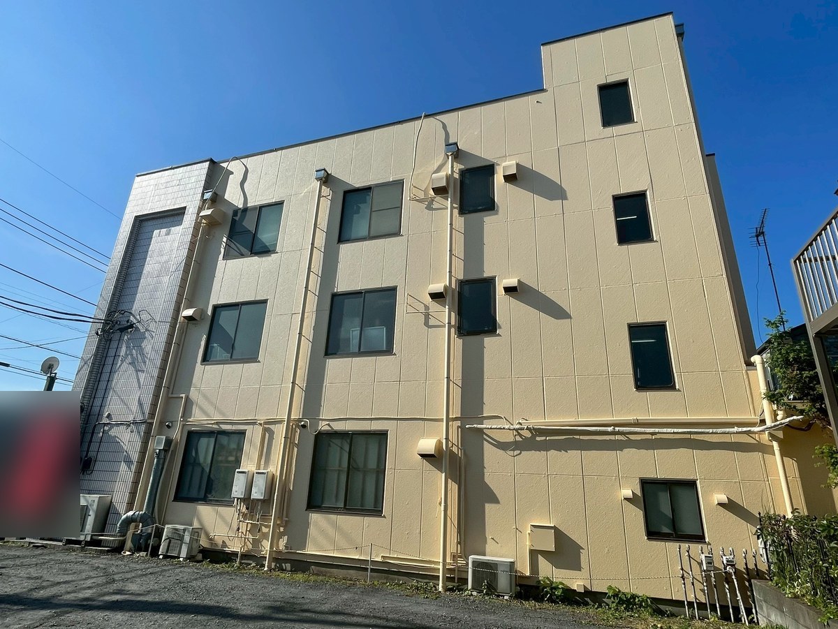 施工後の側面（窓の並ぶ面）