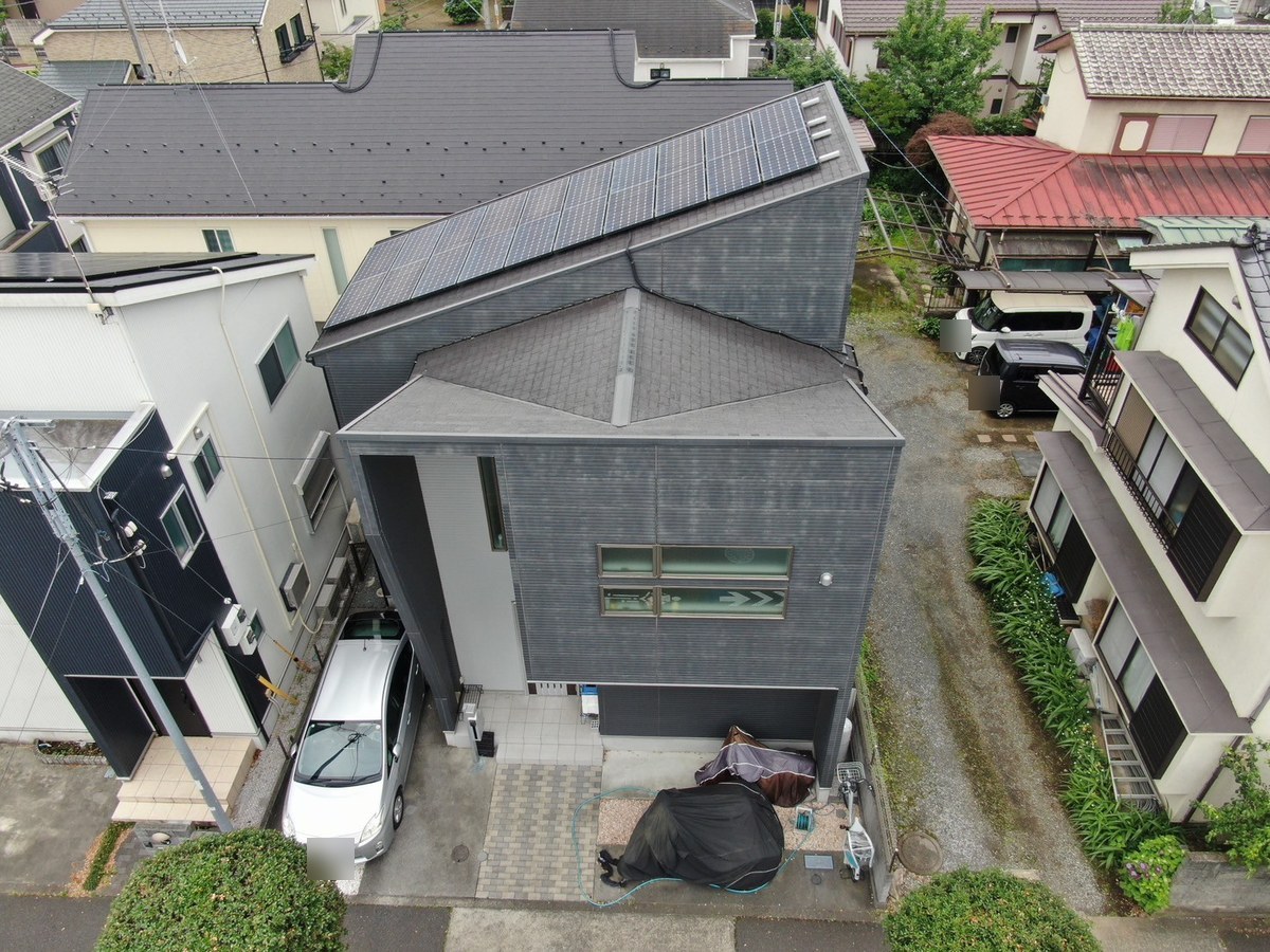 家全体 / 玄関側の上空から（施工前）