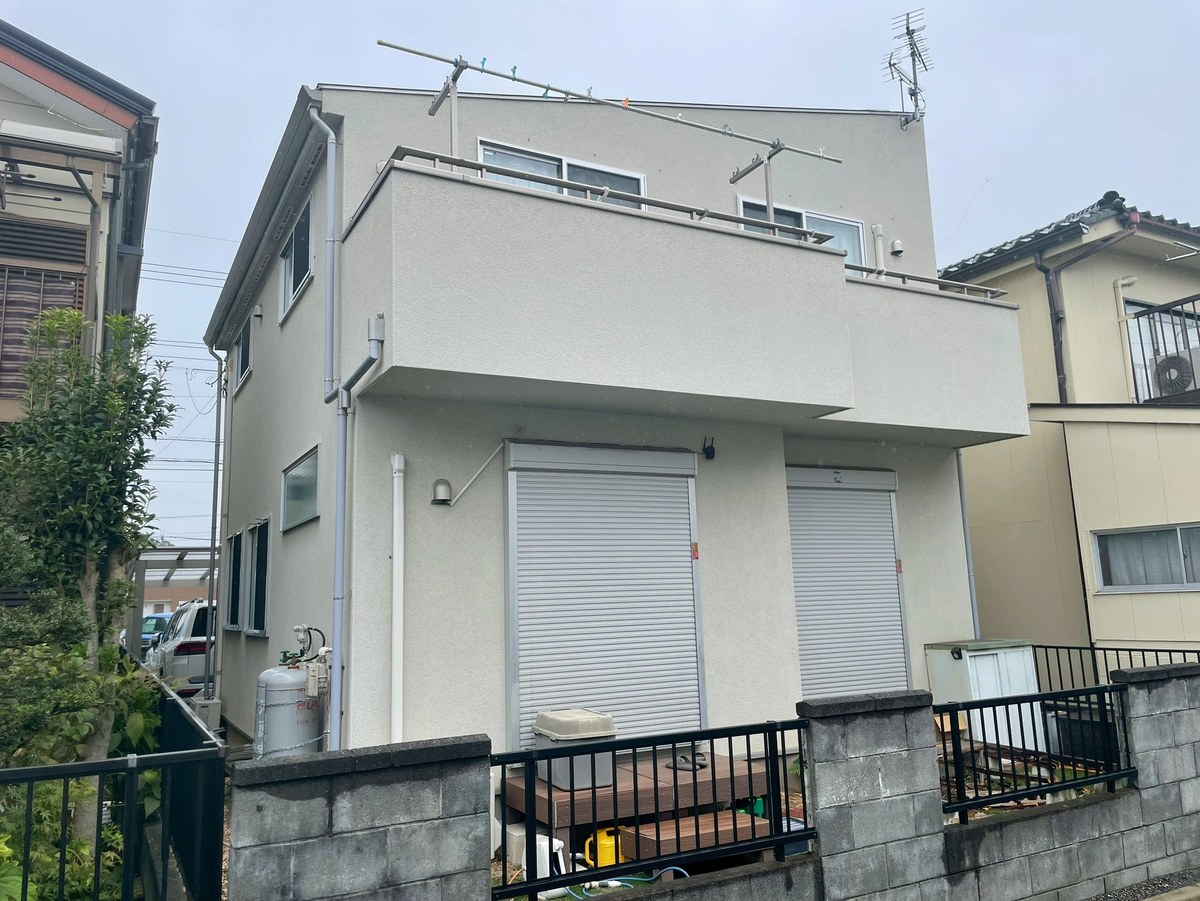 裏側 / シャッターのある面(施工前)