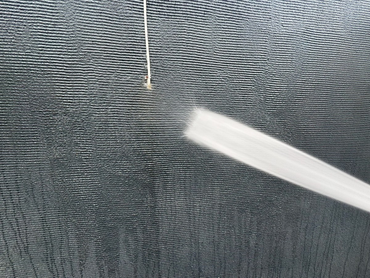 高圧洗浄 / 外壁 / 横縞の凹凸の面