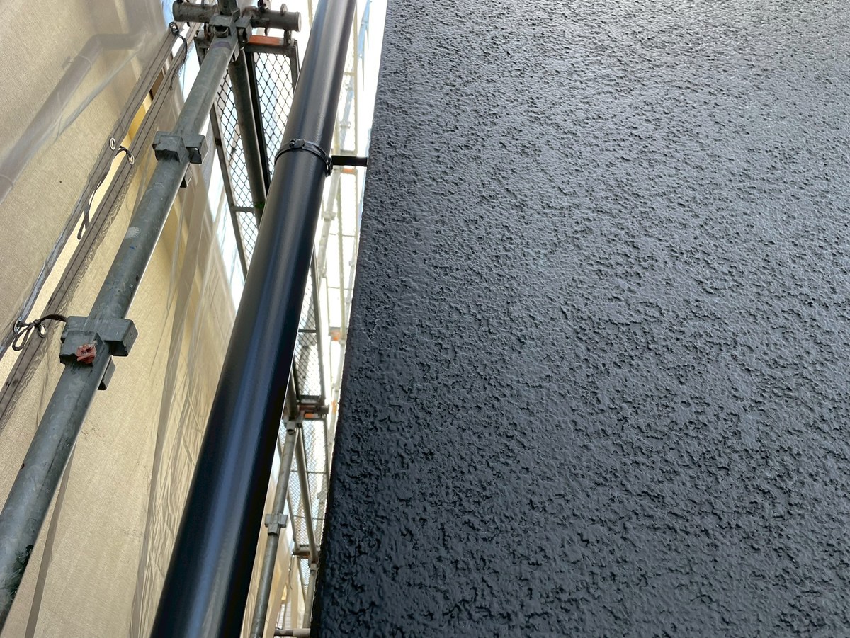 外壁 / 濃いグレーの面 / 仕上がり