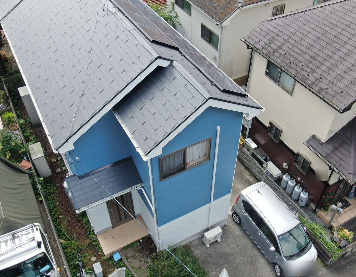 施工後の外観（玄関側・斜め上から）