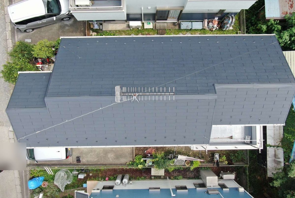 屋根 施工後(上空から・SC-47 ダークグレー)